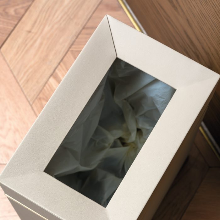 ⁦سلة المهملات باللون البرونزي⁩ - الصورة ⁦5⁩